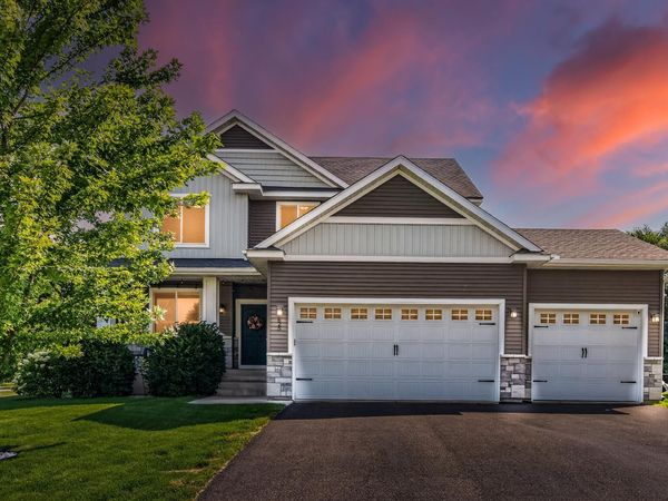 625 Kadler Avenue NE, Hanover, MN 55341