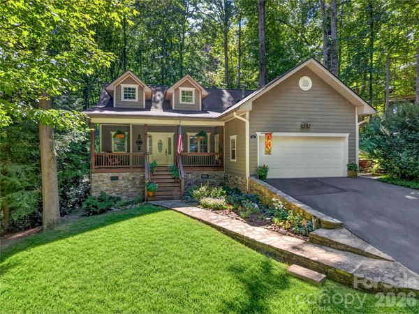 427 Locust Drive, Maggie Valley, NC 28751