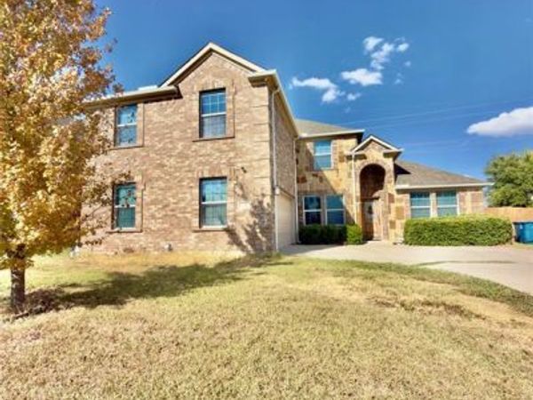 632 Rolling Hills Lane, DeSoto, TX 75115