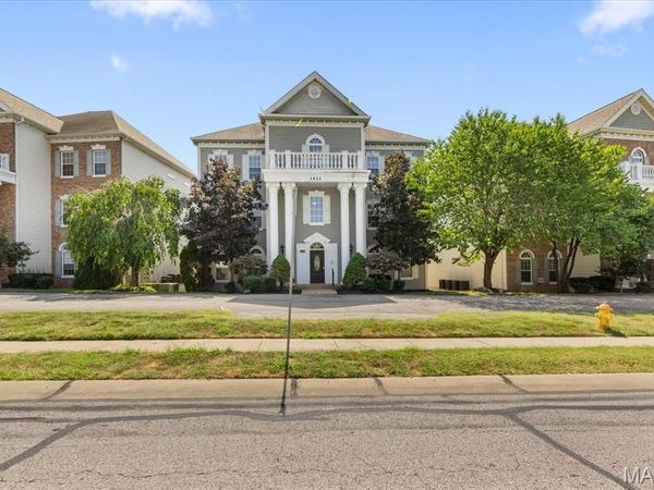1433 Heritage Landing, Unit 300, Unincorporated, MO 63303