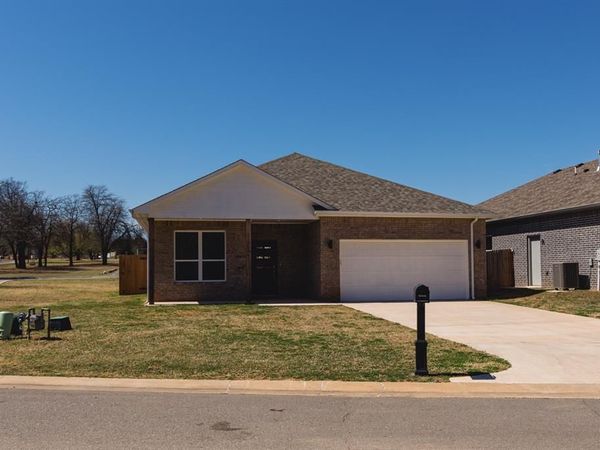 629 Remington Avenue, Jones, OK 73034
