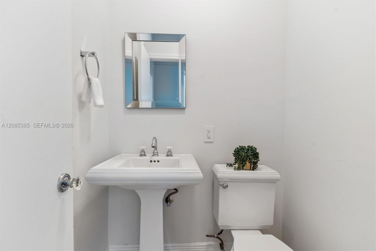 3061 NE 39th St, Fort Lauderdale, FL 33308 Photo