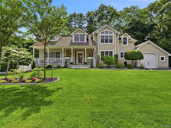 136 McCarthy , Great River, NY 11739