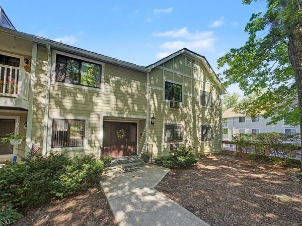6 F Foxwood Dr, Morris Plains, NJ 07950