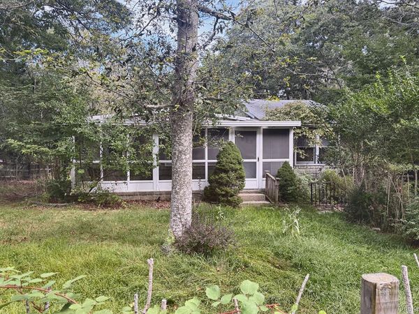 11 Robinhood Lane , Southampton, NY 11968