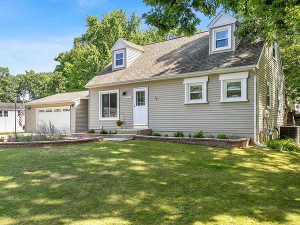 10702 Settlewood Drive SE, Lowell, MI 49331