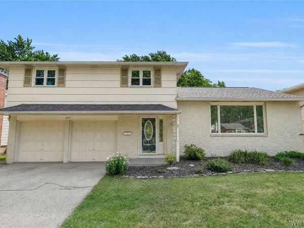 129 Ponderosa Drive, Williamsville, NY 14221