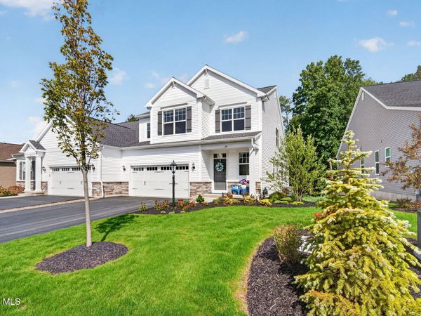 48 Daintree Drive, Saratoga Springs, NY 12866