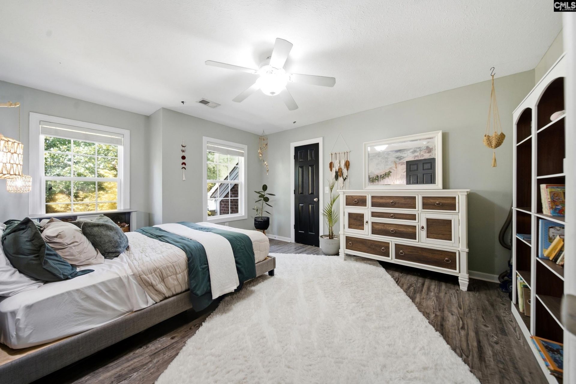 718 Sparrow Hawk Court Photo 23