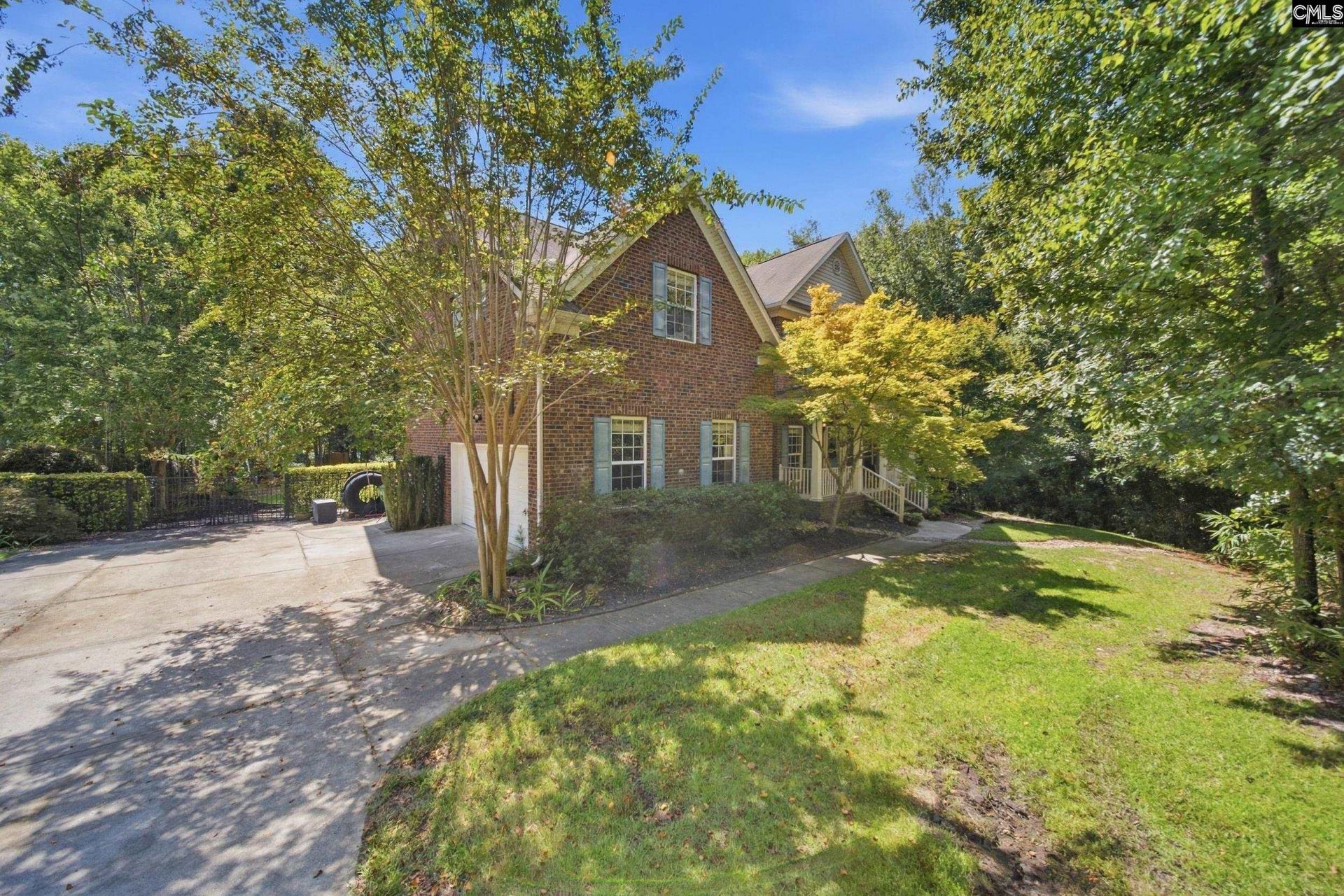 718 Sparrow Hawk Court Photo 4