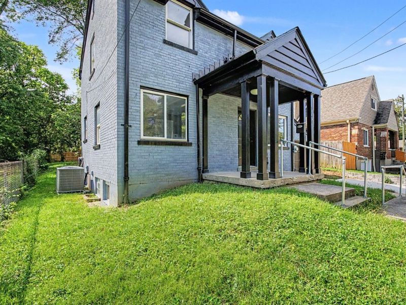 1127 Cedar Avenue, Cincinnati, OH 45244 Photo 3