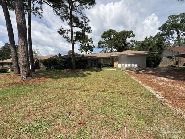 4240 Cherry Laurel Dr, Pensacola, FL 32504