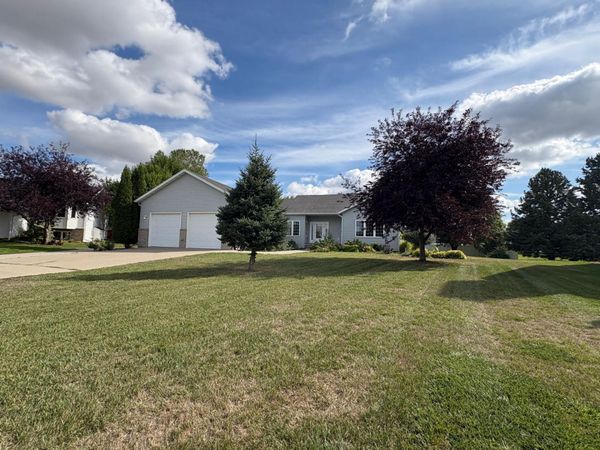 1928 33rd Street S, Moorhead, MN 56560