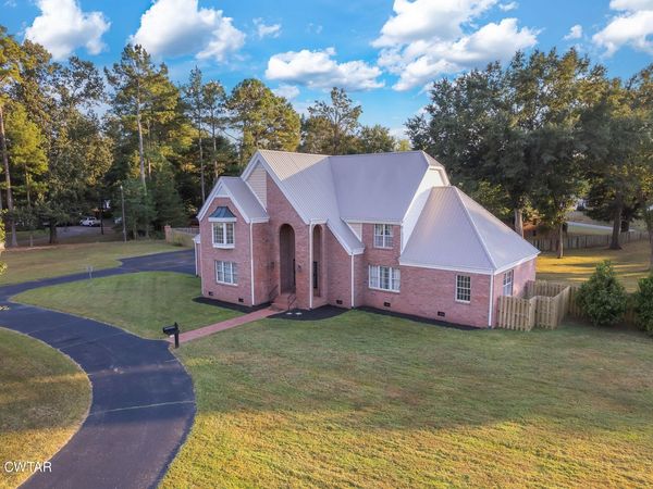 659 White Avenue , Henderson, TN 38340