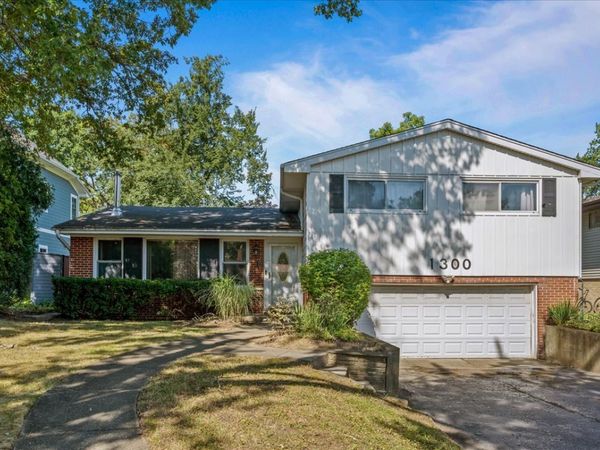 1300 Knollwood Road , Deerfield, IL 60015