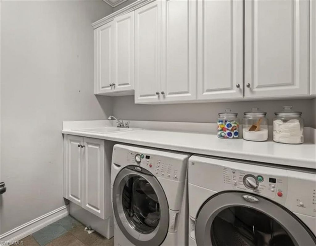 5045 Blauvelt Way, Unit 201, Naples, FL 34105 Photo
