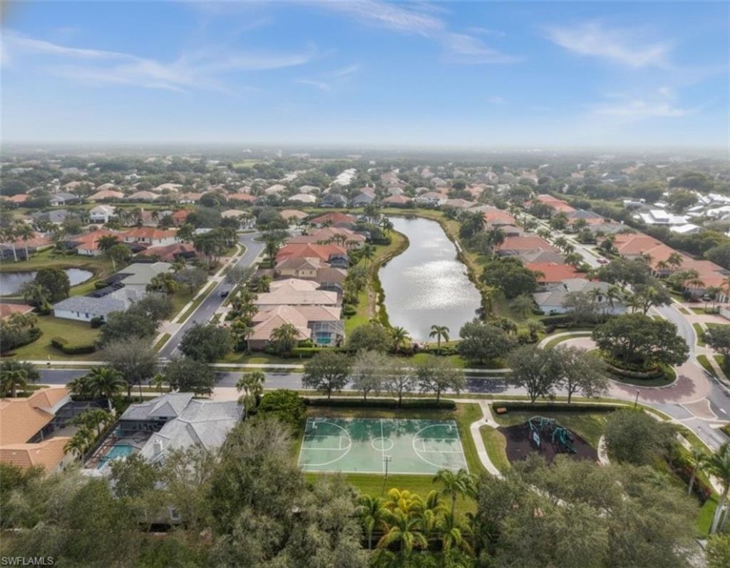 5045 Blauvelt Way, Unit 201, Naples, FL 34105 Photo