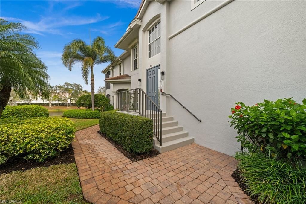 5045 Blauvelt Way, Unit 201, Naples, FL 34105 Photo
