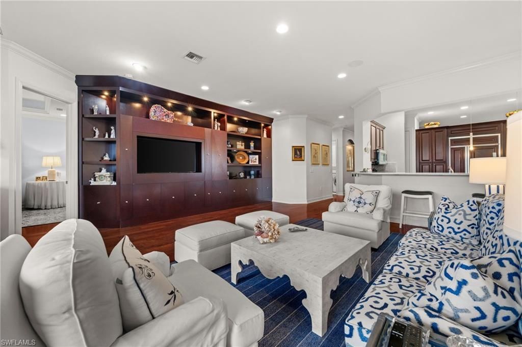 5045 Blauvelt Way, Unit 201, Naples, FL 34105 Photo