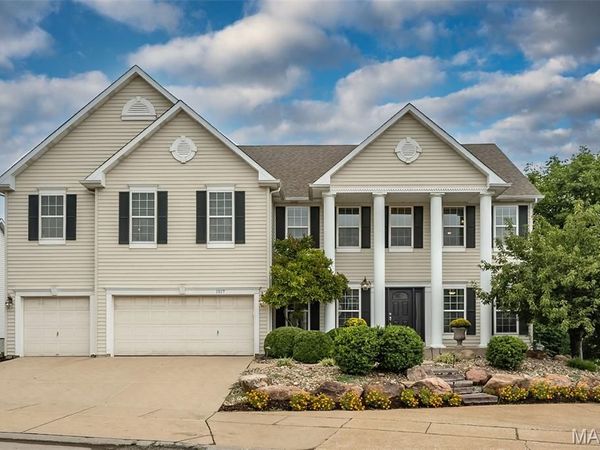 1517 Indian Hill Lane, Ballwin, MO 63021