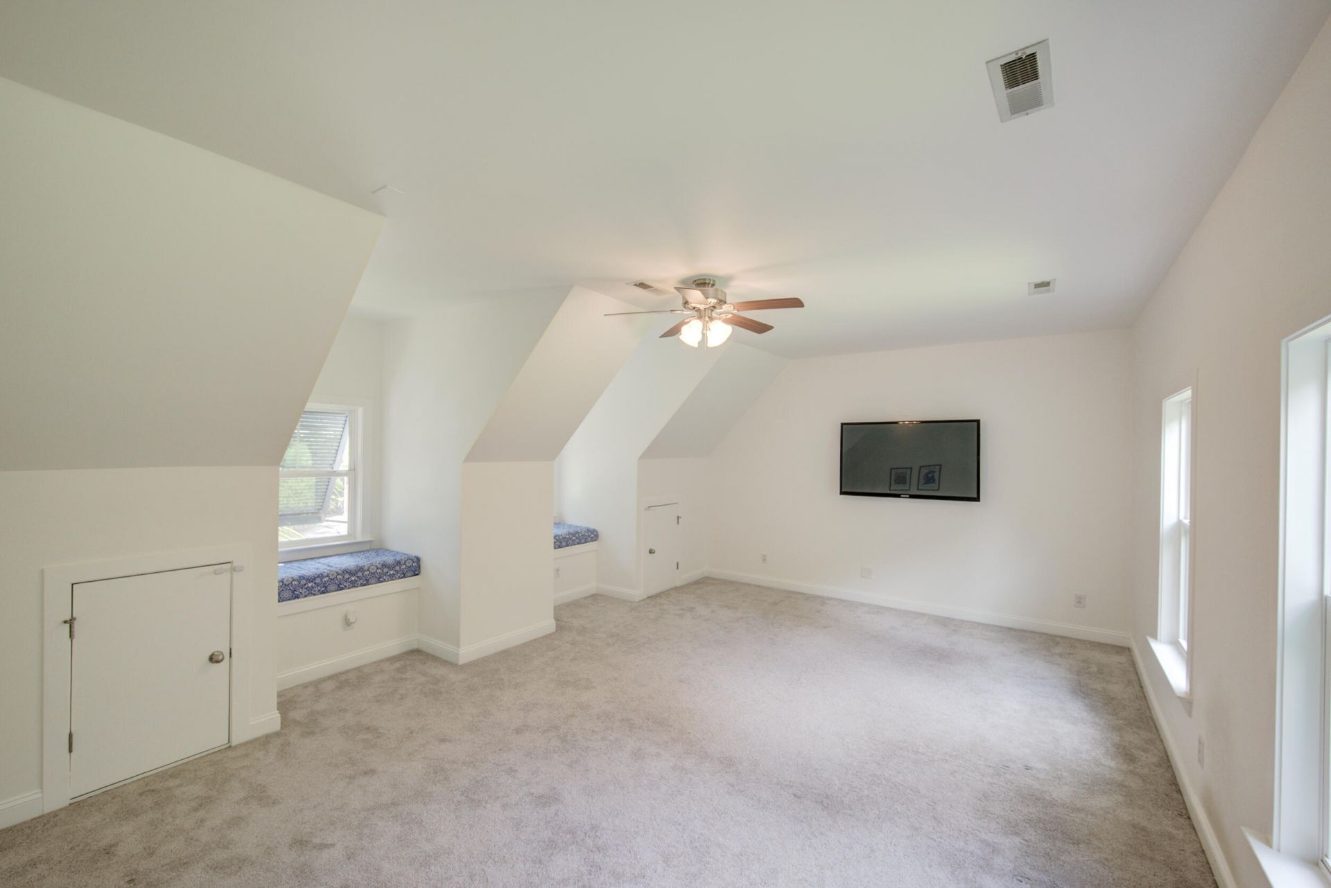 1299 Segar Street Photo 31