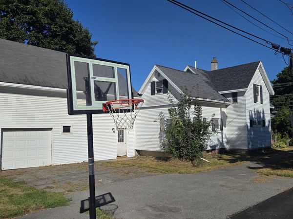 77 Stillwater Avenue, Bangor, ME 04401