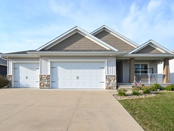6230 Robinwood Lane, Marion, IA 52302