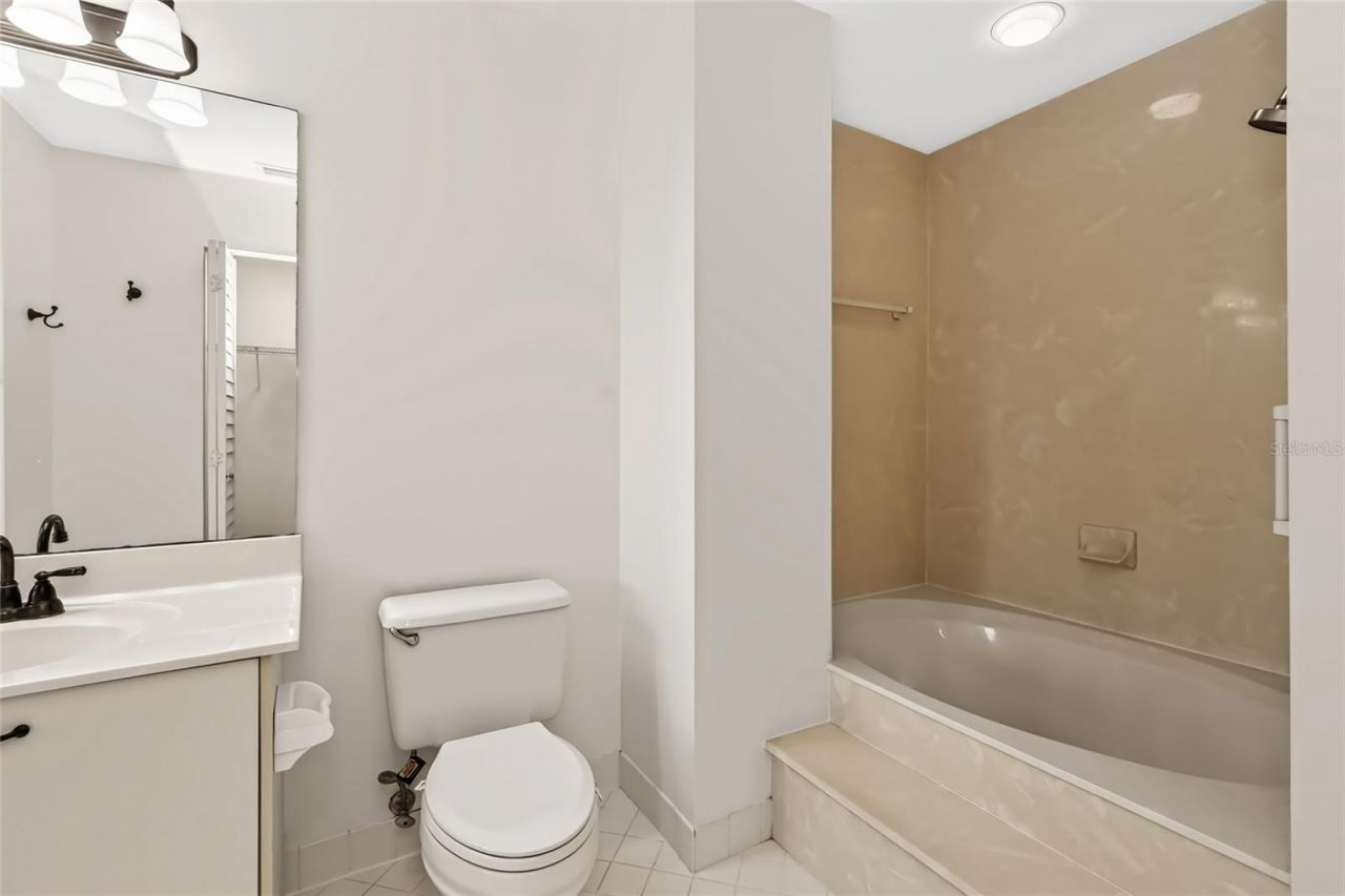 6191 Bahia Del Mar Boulevard, Unit 202, Saint Petersburg, FL 33715 Photo
