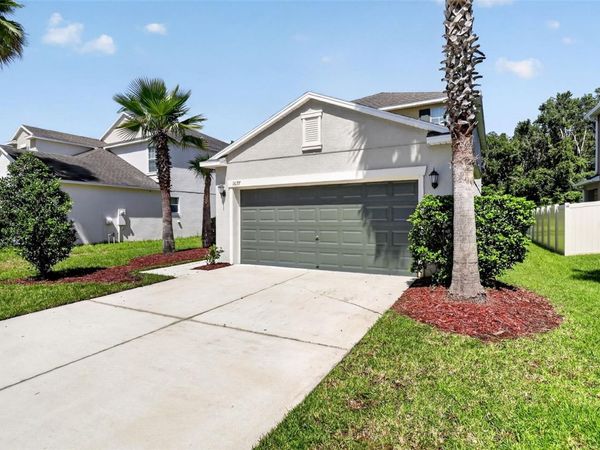 1677 LUDINGTON AVENUE, WESLEY CHAPEL, FL 33543