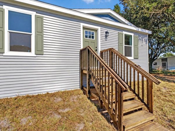 2207 HIALEAH AVENUE, LEESBURG, FL 34748