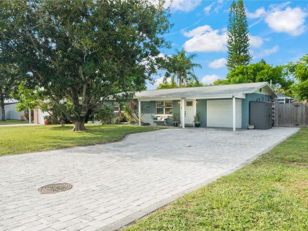 13915 94TH AVENUE, SEMINOLE, FL 33776