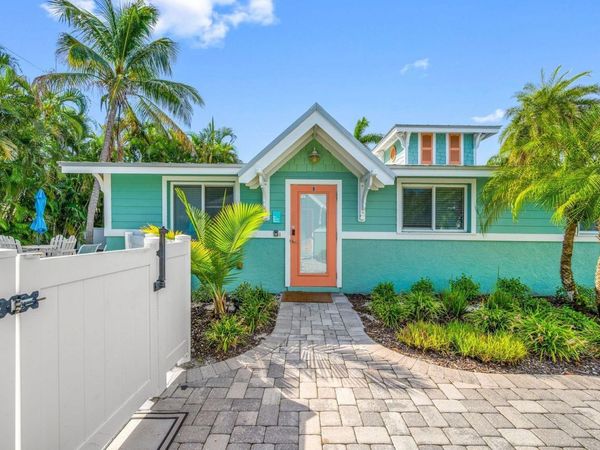 3007 AVENUE E, Unit B, BRADENTON BEACH, FL 34217