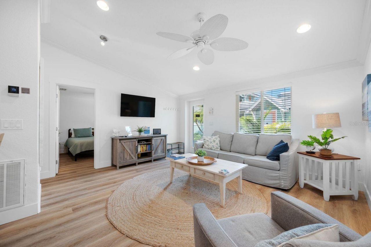 3007 Avenue E, Unit B, Bradenton Beach, FL 34217 Photo