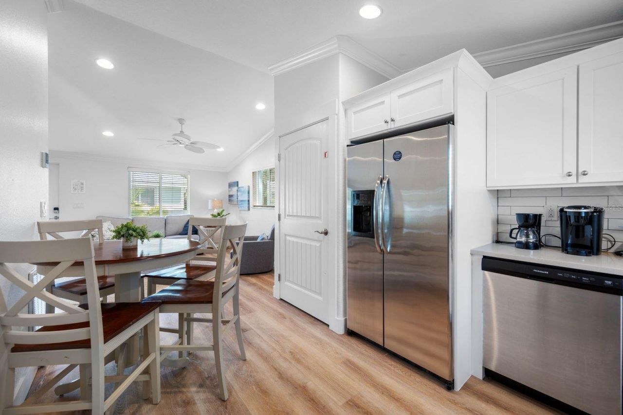 3007 Avenue E, Unit B, Bradenton Beach, FL 34217 Photo