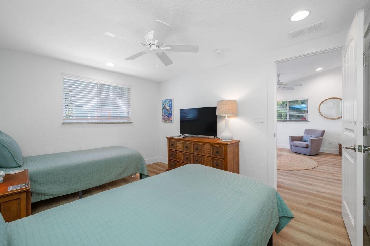 3007 Avenue E, Unit B, Bradenton Beach, FL 34217 Photo