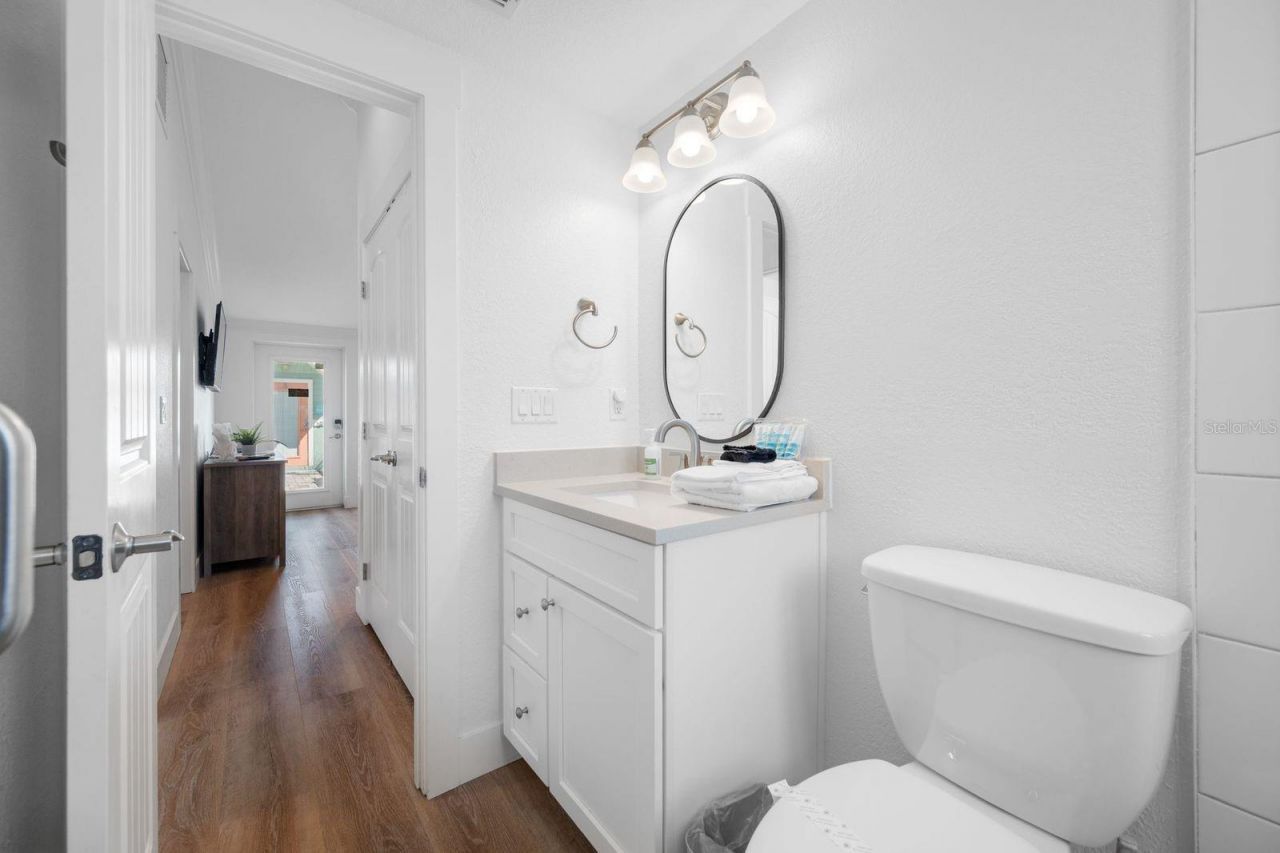 3007 Avenue E, Unit B, Bradenton Beach, FL 34217 Photo