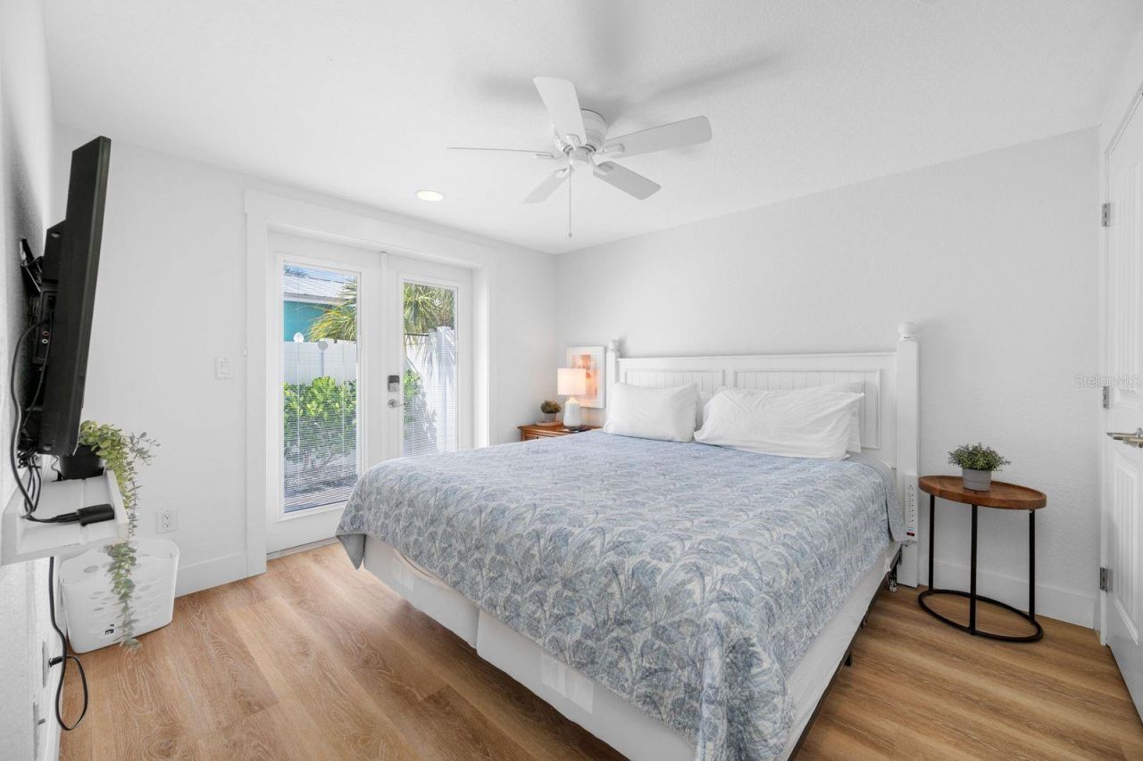 3007 Avenue E, Unit B, Bradenton Beach, FL 34217 Photo