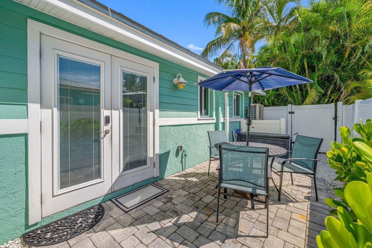 3007 Avenue E, Unit B, Bradenton Beach, FL 34217 Photo