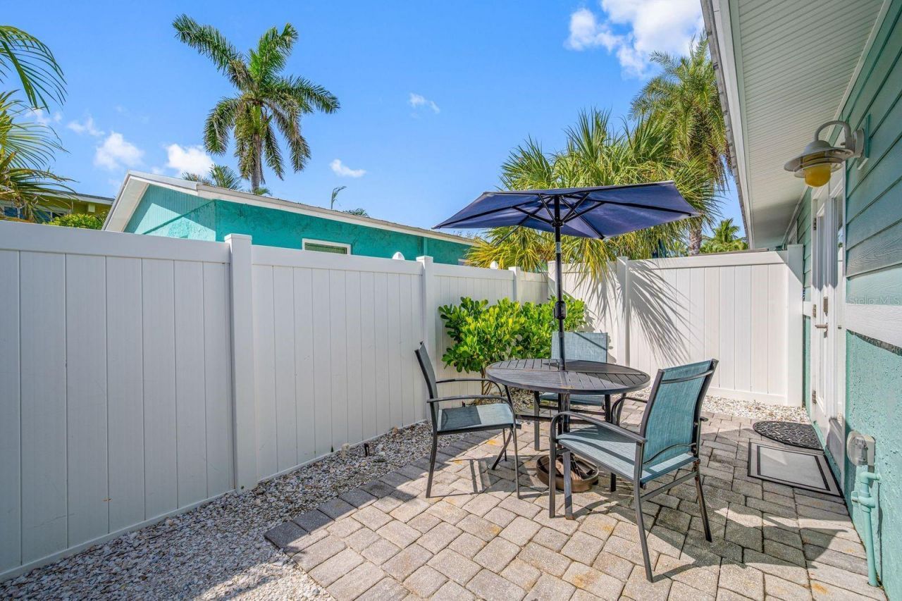 3007 Avenue E, Unit B, Bradenton Beach, FL 34217 Photo