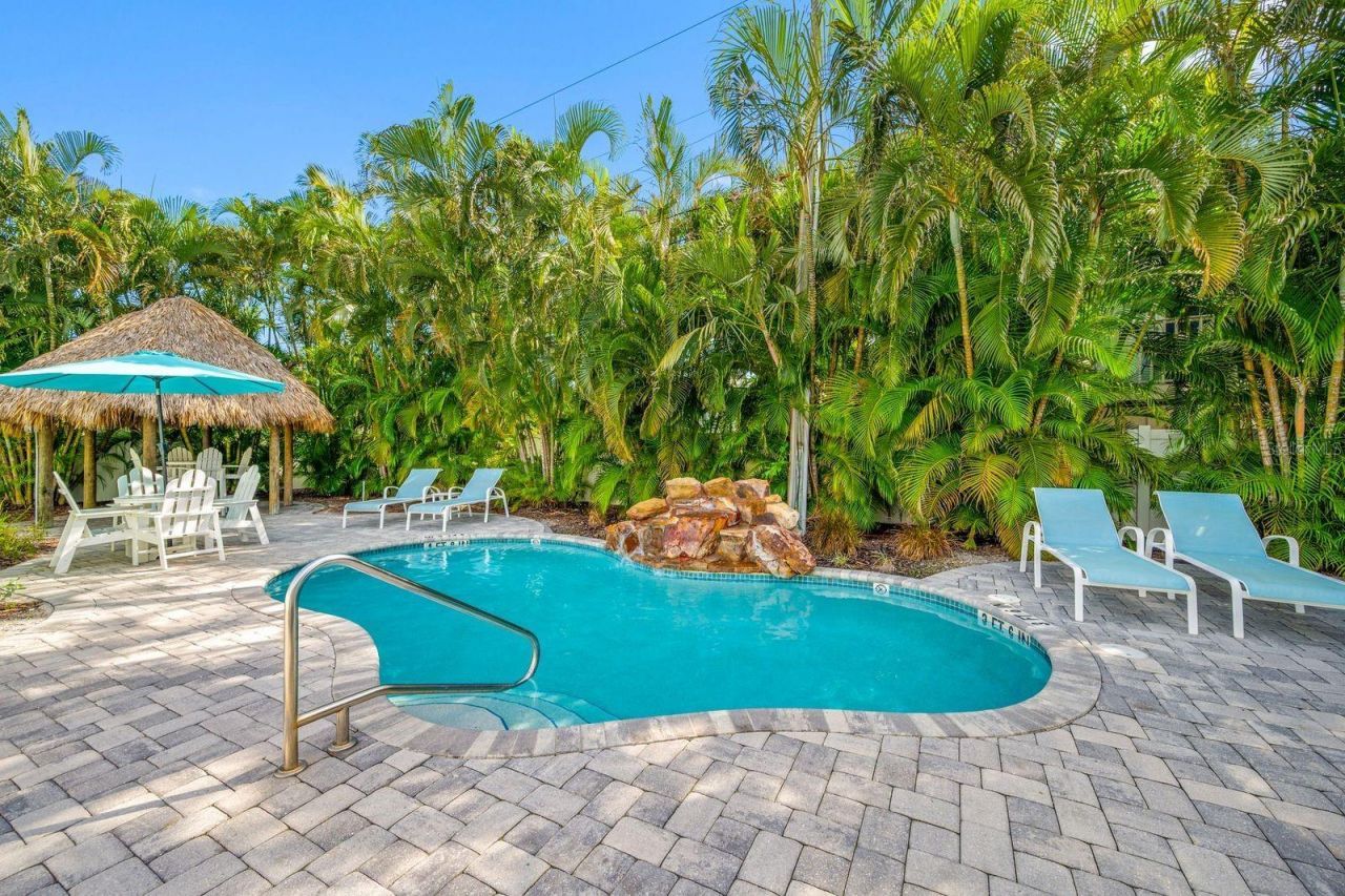 3007 Avenue E, Unit B, Bradenton Beach, FL 34217 Photo