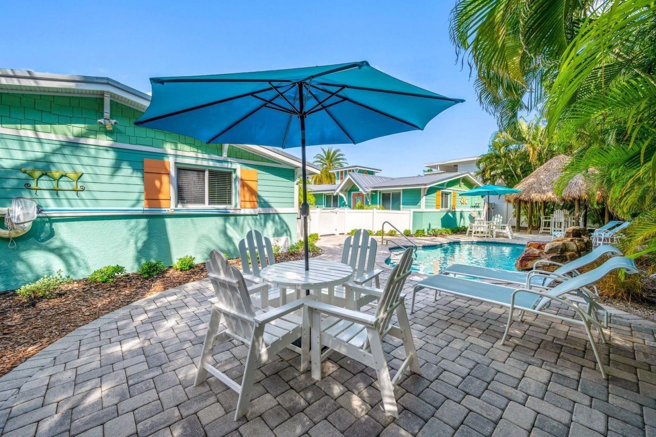3007 Avenue E, Unit B, Bradenton Beach, FL 34217 Photo