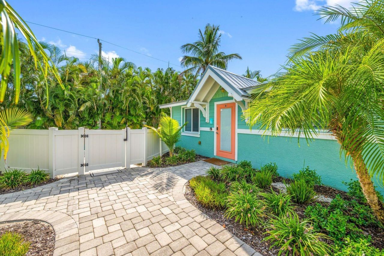 3007 Avenue E, Unit B, Bradenton Beach, FL 34217 Photo