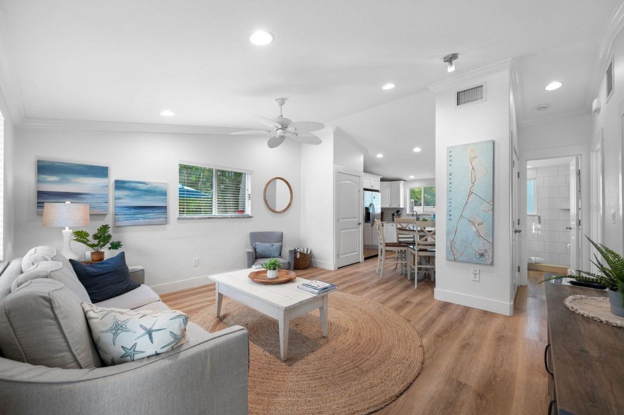 3007 Avenue E, Unit B, Bradenton Beach, FL 34217 Photo