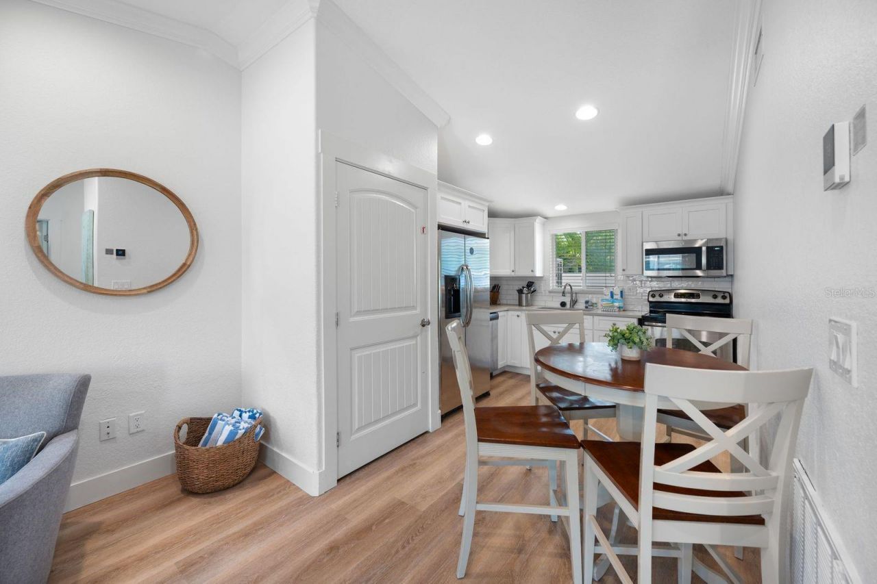 3007 Avenue E, Unit B, Bradenton Beach, FL 34217 Photo