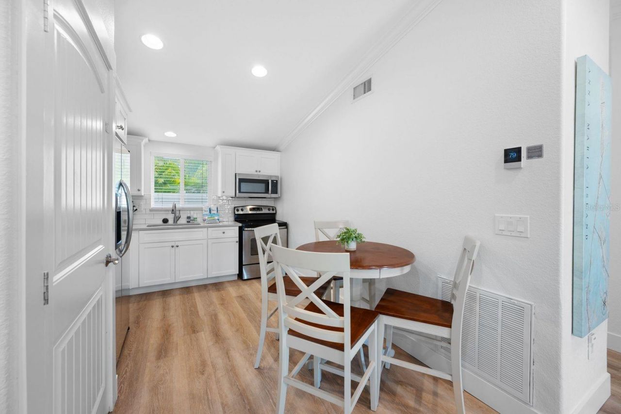 3007 Avenue E, Unit B, Bradenton Beach, FL 34217 Photo