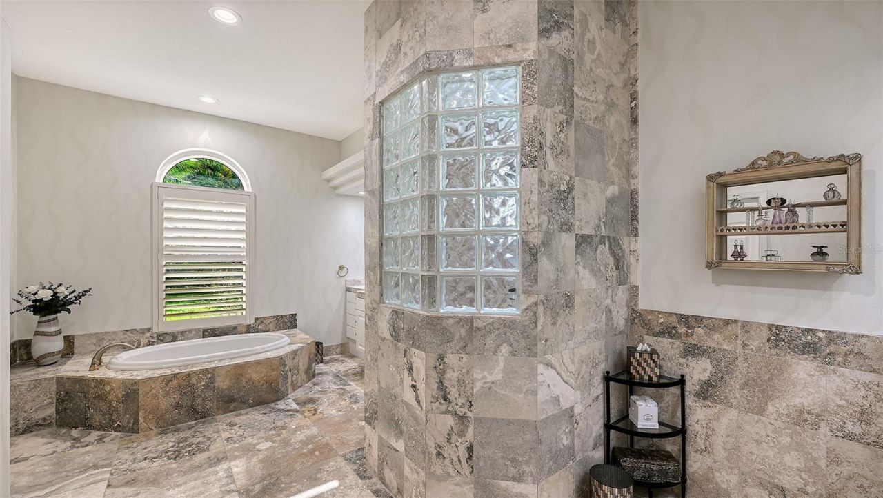 8866 Bloomfield Boulevard, Sarasota, FL 34238 Photo