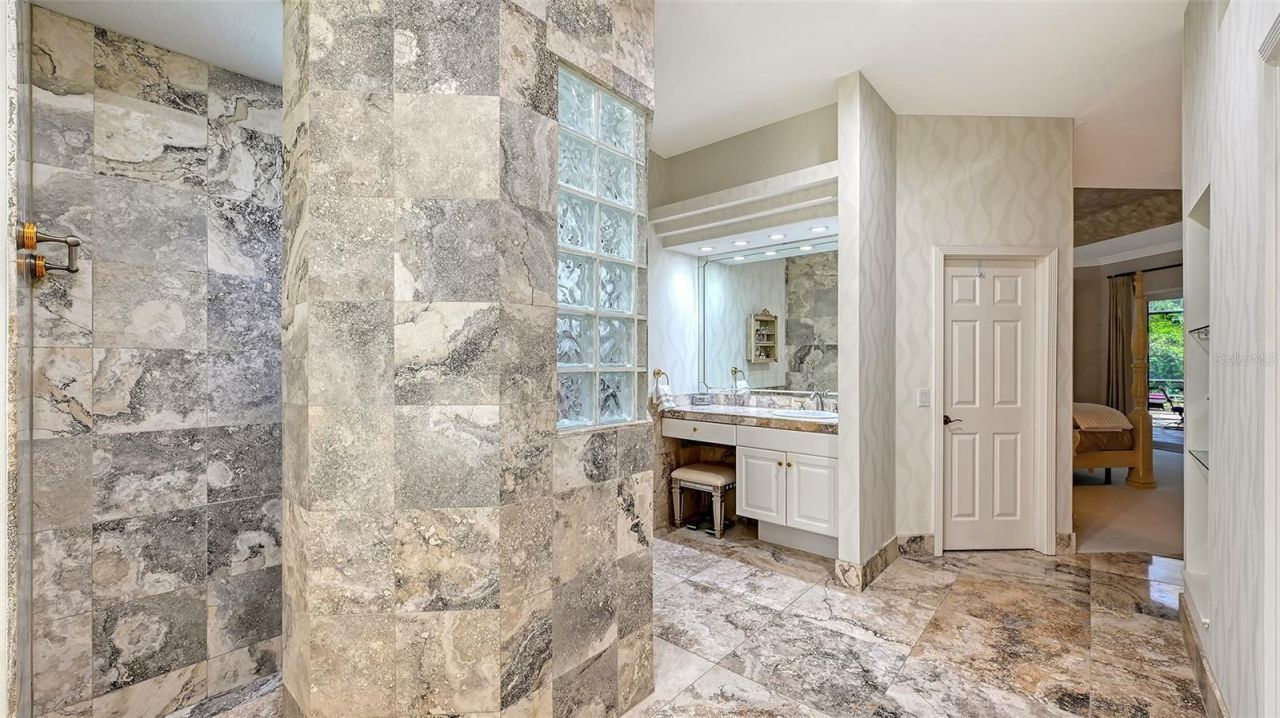 8866 Bloomfield Boulevard, Sarasota, FL 34238 Photo