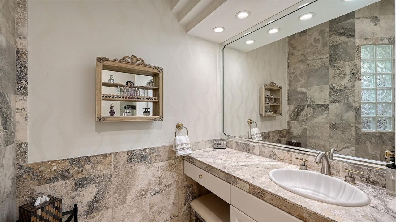 8866 Bloomfield Boulevard, Sarasota, FL 34238 Photo