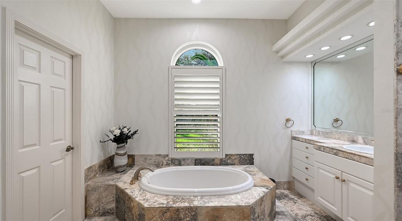 8866 Bloomfield Boulevard, Sarasota, FL 34238 Photo