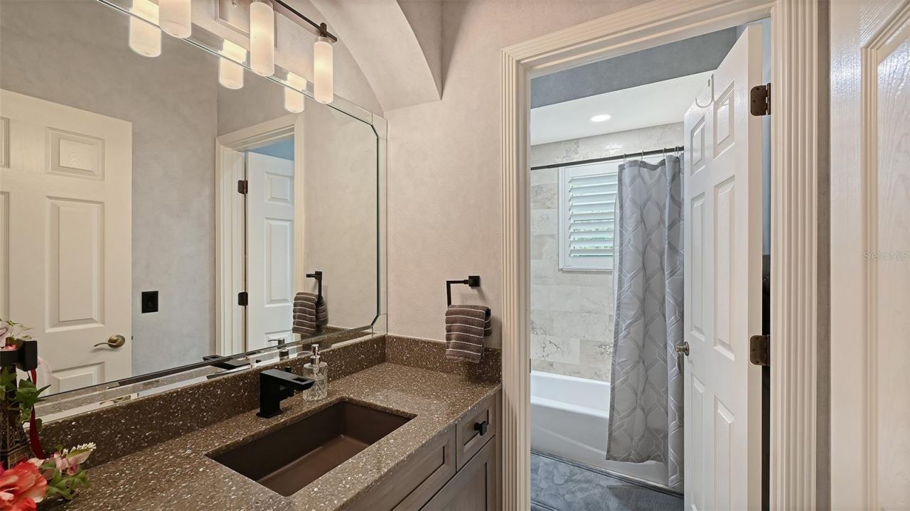 8866 Bloomfield Boulevard, Sarasota, FL 34238 Photo